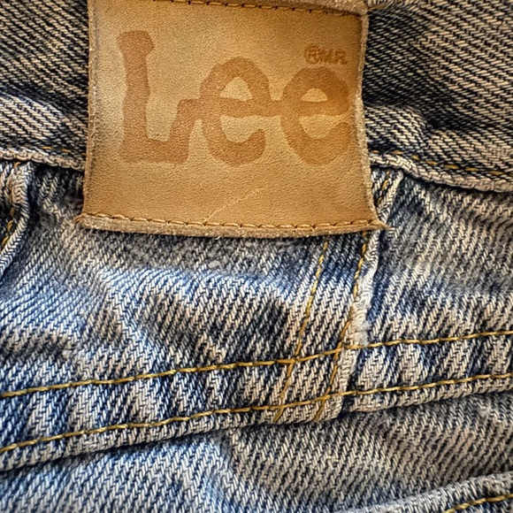 Vintage 90s Lee High Rise Mom Jeans 26x30 Light Wash Tapered Denim - Picture 5 of 7